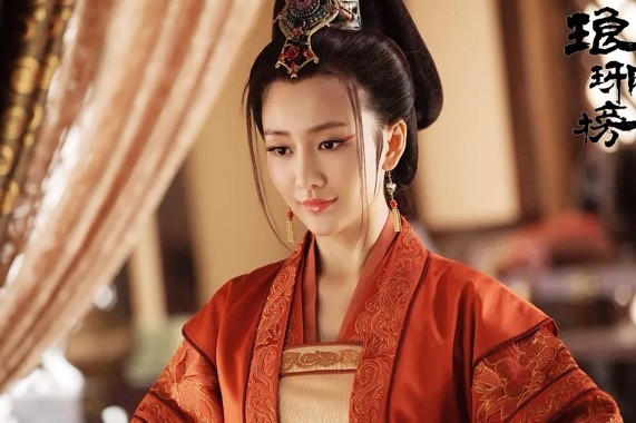 王鸥最惊艳的穿红裙,王鸥早期中央台