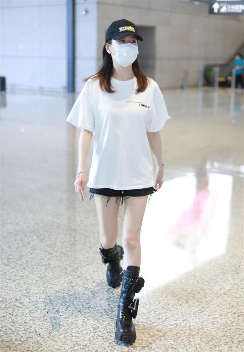 洋气短裤马丁短靴,短裤短靴明星