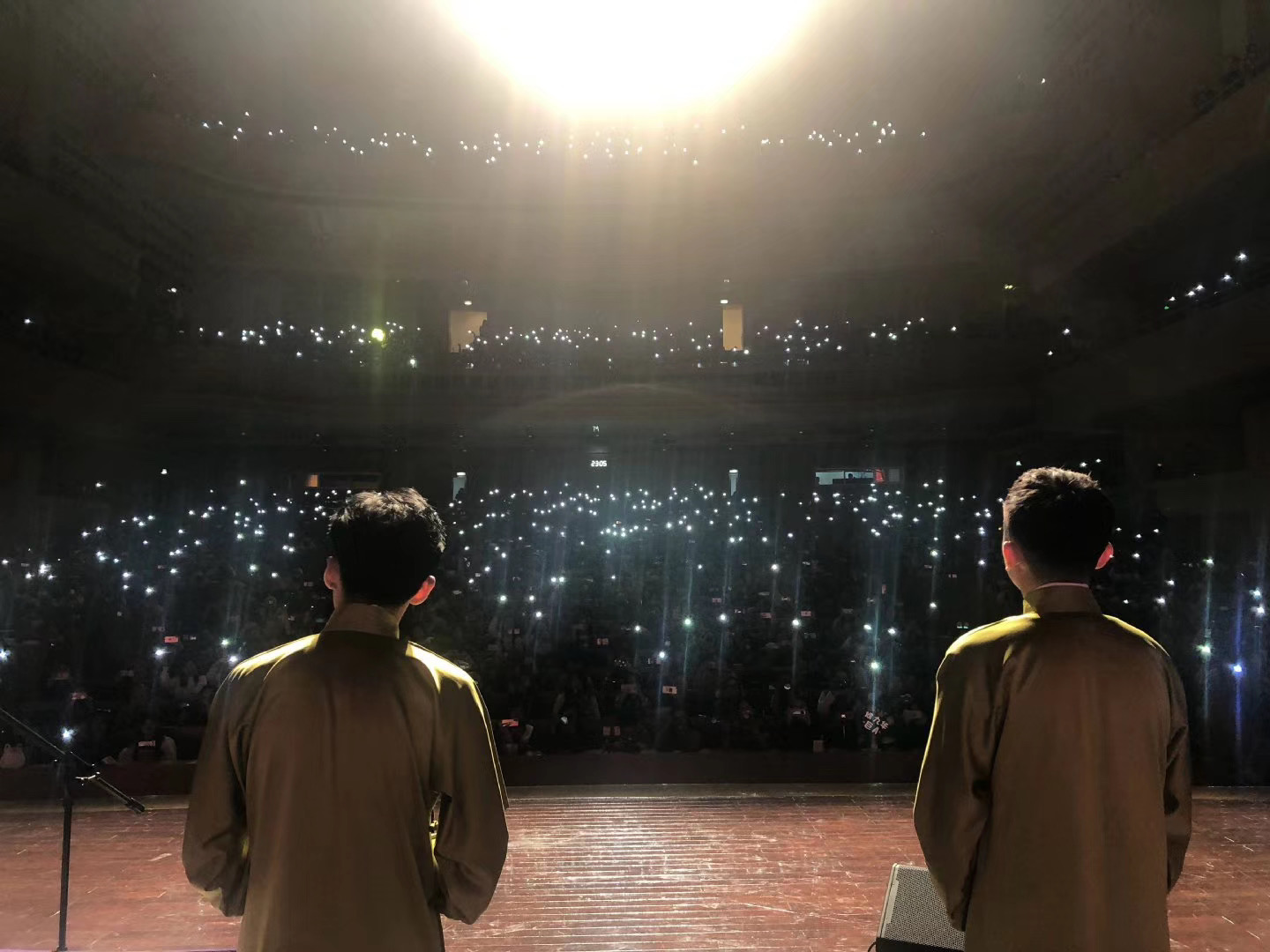 梅花香自苦寒来兰生幽谷无人识,梅花香自苦寒来出水芙蓉