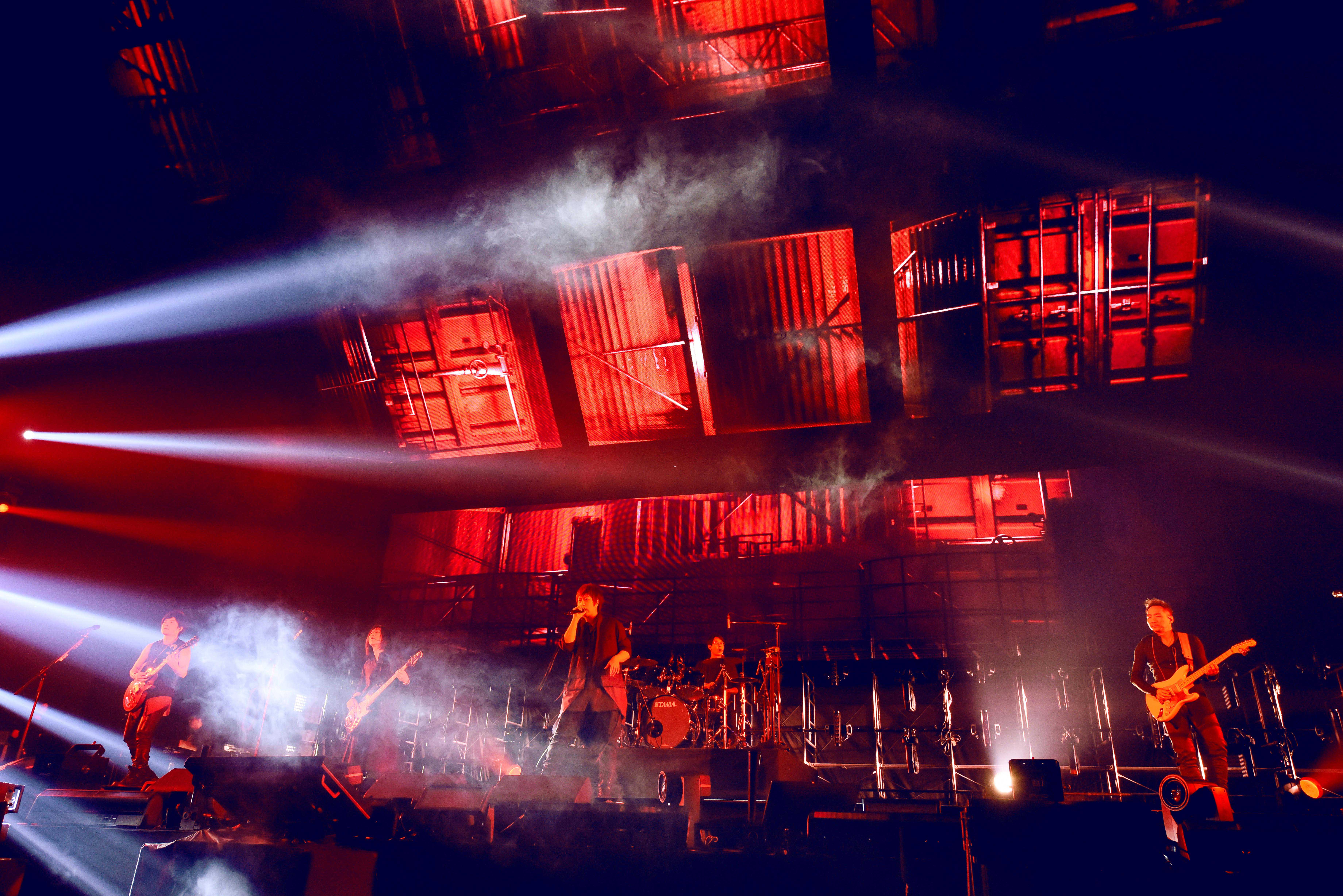 *月天五**出道20周年回归初心蓝色三部曲重温青春期的*月天五**