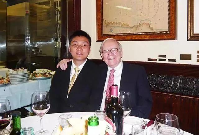 拼多多黄峥退休商界传奇,最新拼多多创始人黄峥的排名