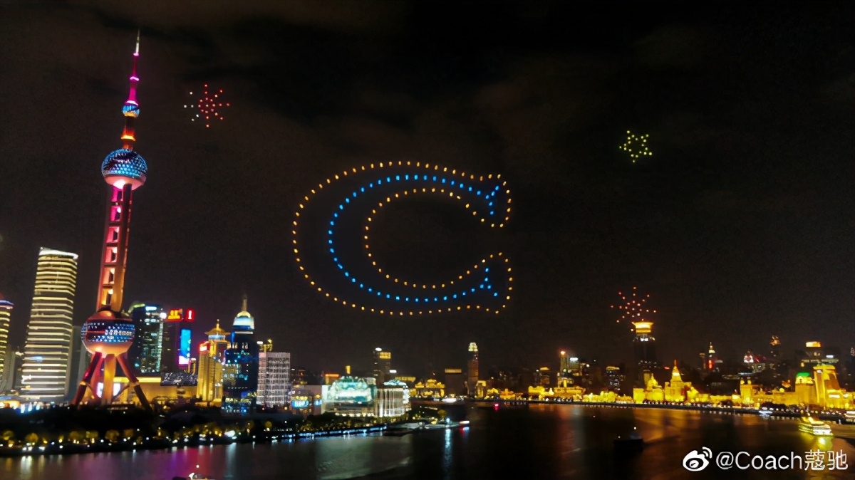 杨紫最爱的Coach靴子，轻*女熟**人的气质在冬天也能演绎出来