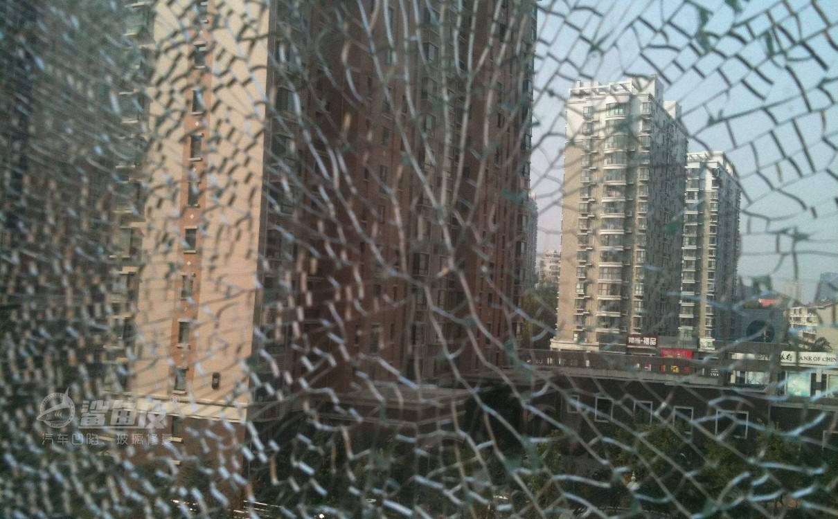 汽车玻璃贴膜有必要吗,玻璃防爆贴膜有用吗