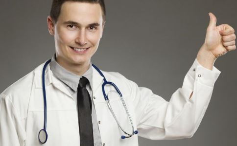 男人尿黄味重有泡怎么治疗,男人尿黄尿分叉有多少种原因