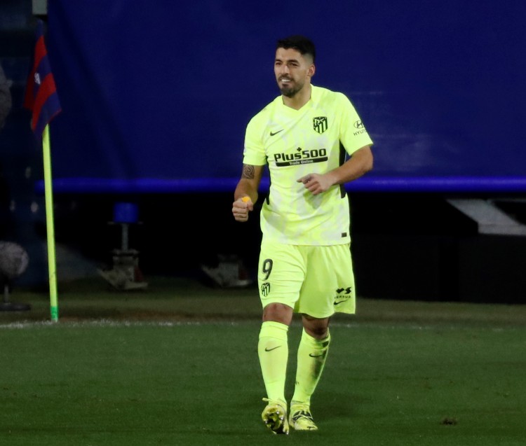 尤文2-1桑普c罗超级滞空头球破门,尤文完胜罗马c罗远射破门