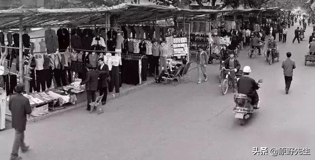 摆地摊一个人真的忙不过来,摆地摊的人怎么发朋友圈