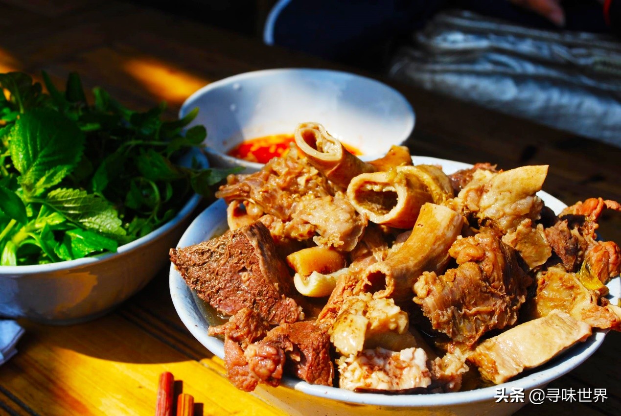 百吃不厌的广东牛杂,广东牛杂老师傅