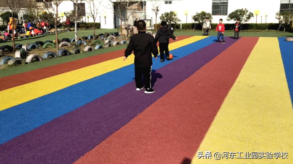 幼儿园阳光体育踢足球比赛,幼儿园踢足球活动