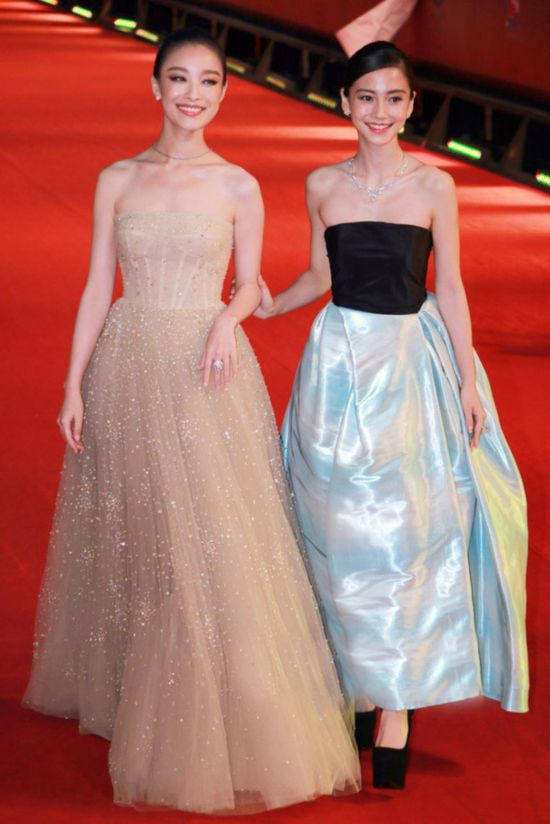 鹅蛋脸嘴大适合发型,脸大女孩戴八角帽子的发型