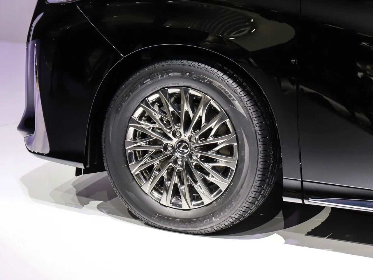 雷克萨斯LM：我是要成为加价王的MPV