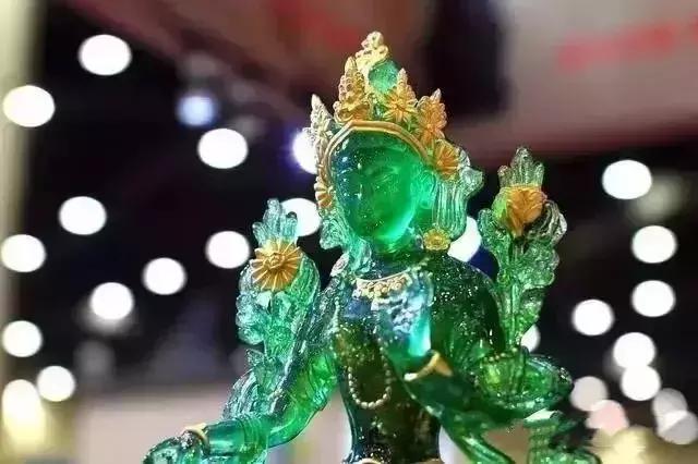 泰国国宝玉佛真假,泰国20亿翡翠佛