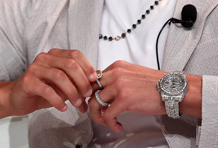 c罗同款劳力士满天星多少钱,足球巨星c罗介绍