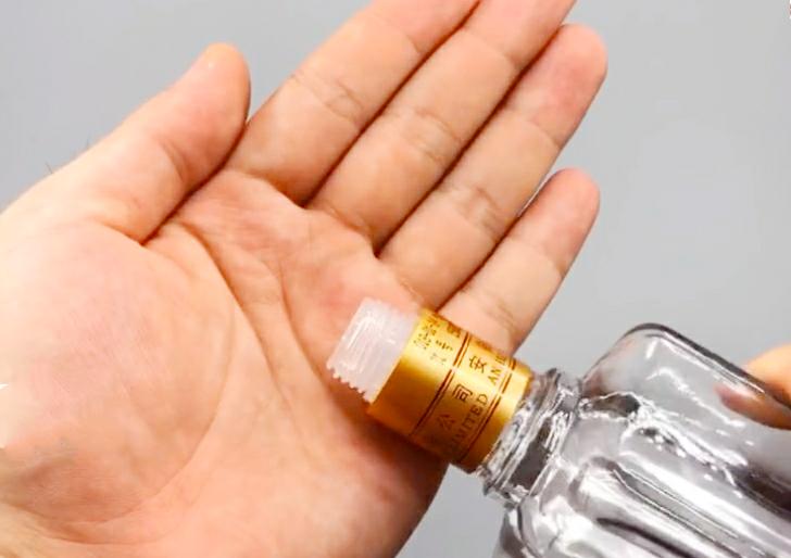 怎么辨别白酒真假最简单方法,鉴别真假白酒的几个方法