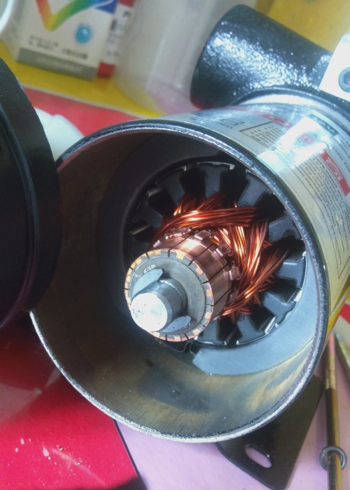 12v电瓶可带多少瓦的抽油泵,电动抽油泵12v怎么连接电瓶