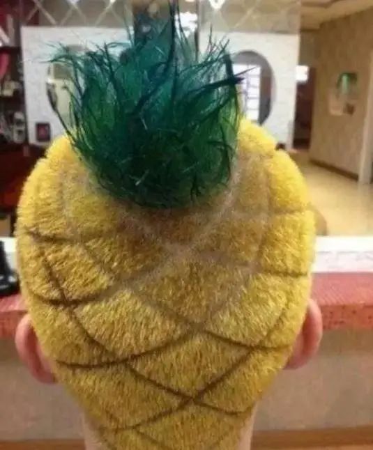 自己在家剪头发又染头发,在家自己给小女孩剪头发