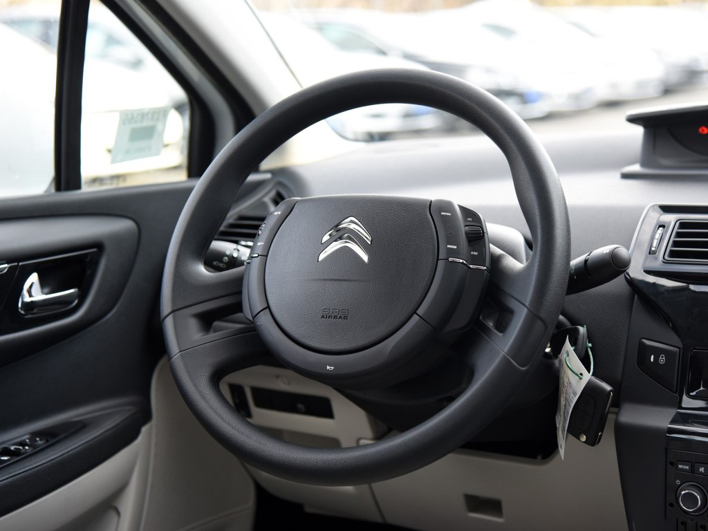 为什么不建议买雪铁龙品牌的车,为什么法系车卖不过德系车