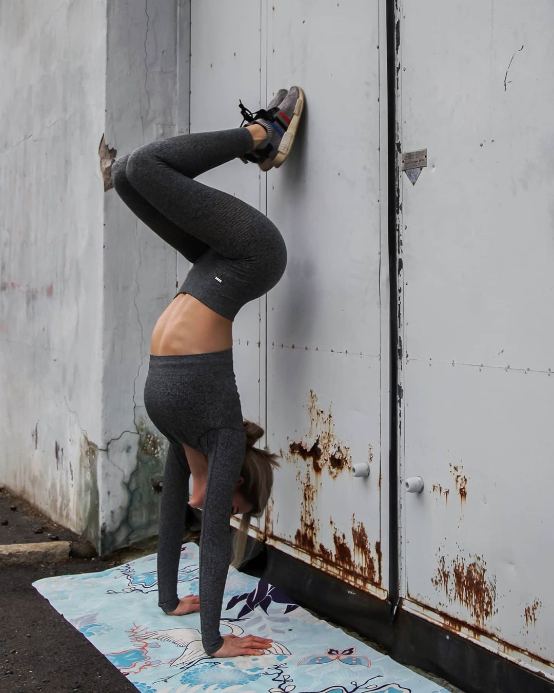 乔欣成熟黑裙写真照,乔欣最新惊艳写真