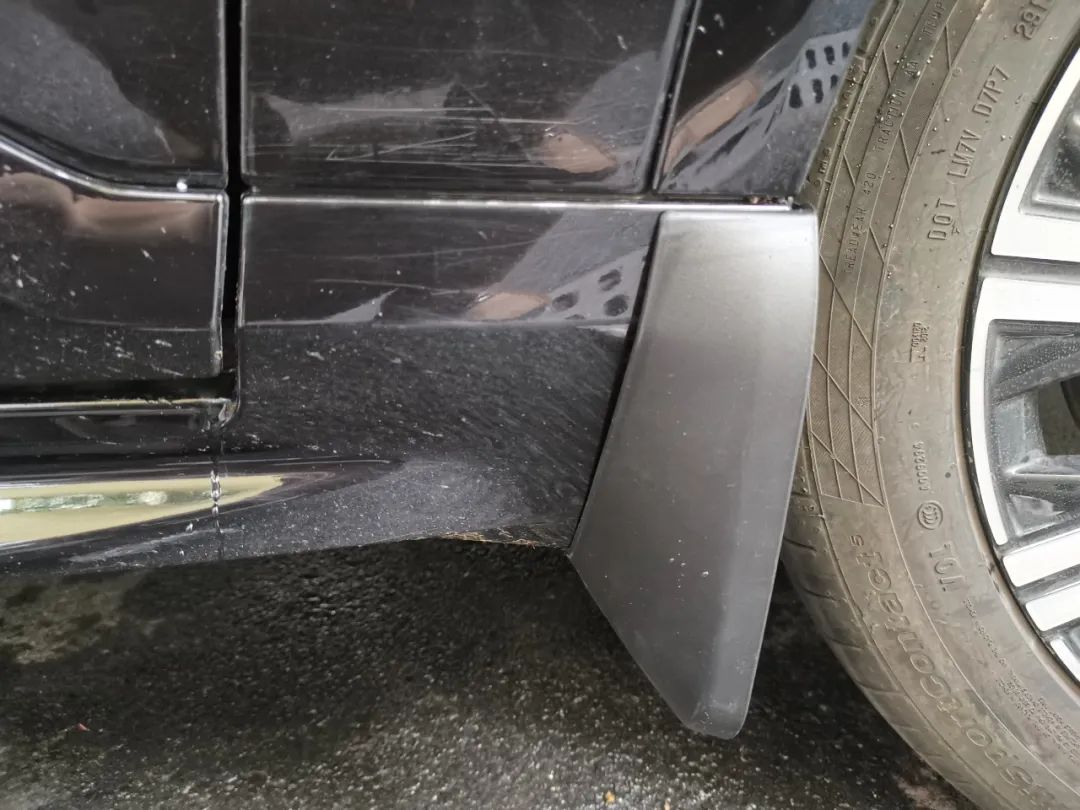 车上沾了水泥怎么处理,车上沾到沥青