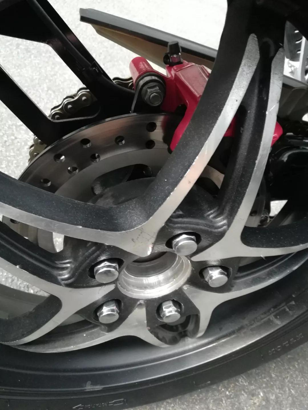 小排量单摇臂街车,大排量单摇臂街车