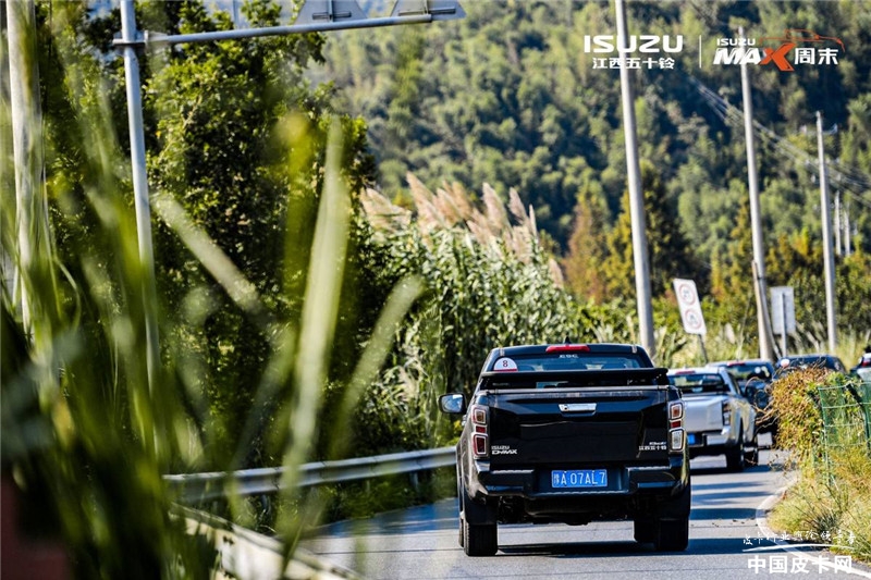 全新d-max试驾自动四驱畅领,新款d-max皮卡极限越野