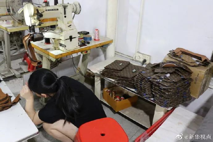 奢侈品上的包是真的吗,迪拜买的名牌包是正品吗