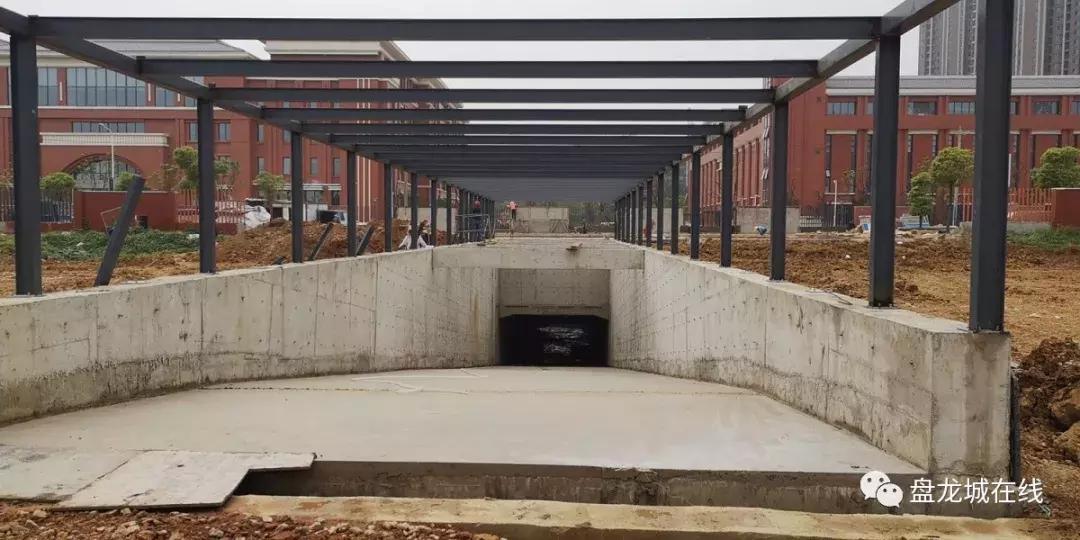 卓尔足球场建设进度,盘龙城卓尔足球学校