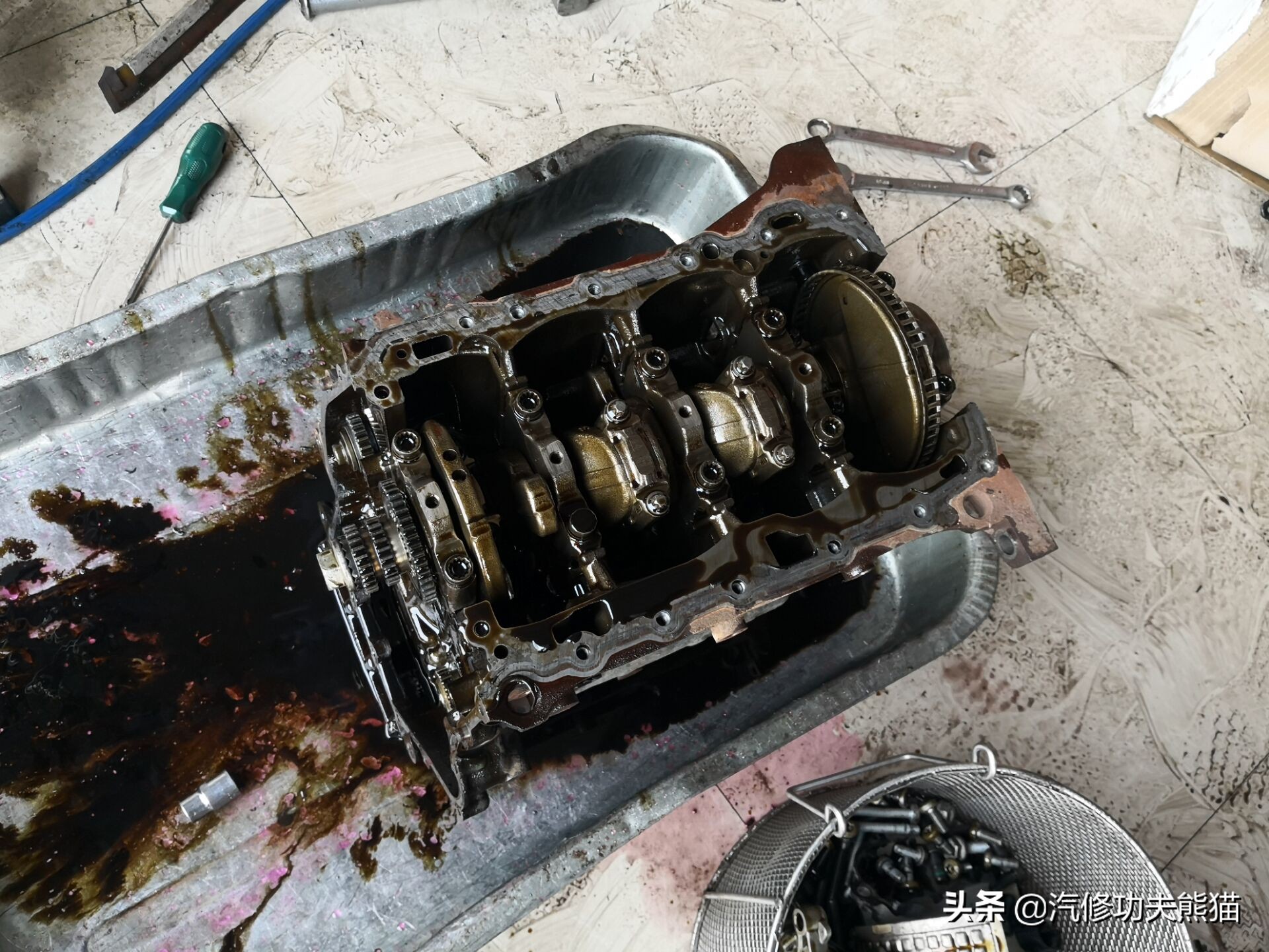 大众夏朗烧机油用什么燃油宝,2012款夏朗2.0t烧机油怎么处理