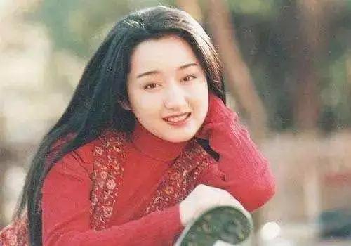 再谈赖文峰，杨钰莹仍热泪盈眶，被毁掉的上半生，不只因“初恋”