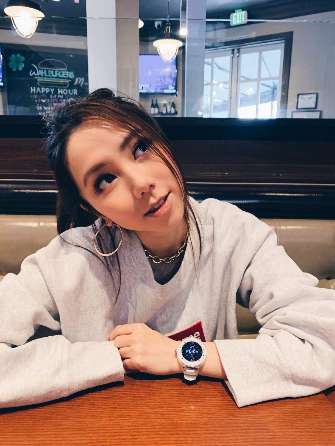 邓紫棋王嘉尔唱的什么歌,邓紫棋王嘉尔歌唱节目