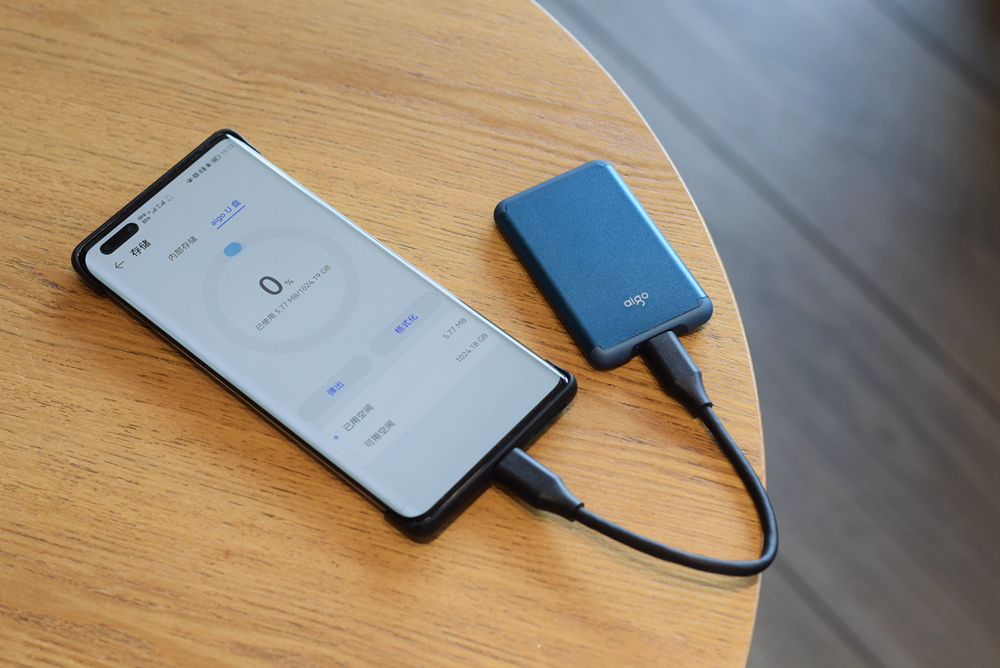 固态硬盘只有几kb,固态硬盘读取速度只有十几m