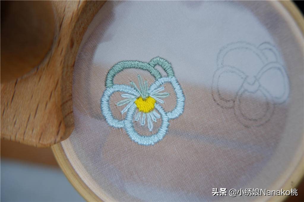 如何用欧根纱做成仙气飘飘的流苏,欧根纱刺绣花边可以怎么用