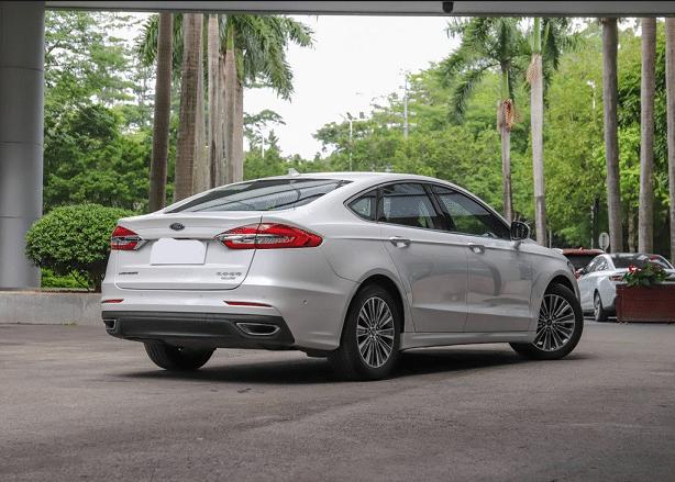 全新一代福特蒙迪欧值得购买吗,从爆红到过气