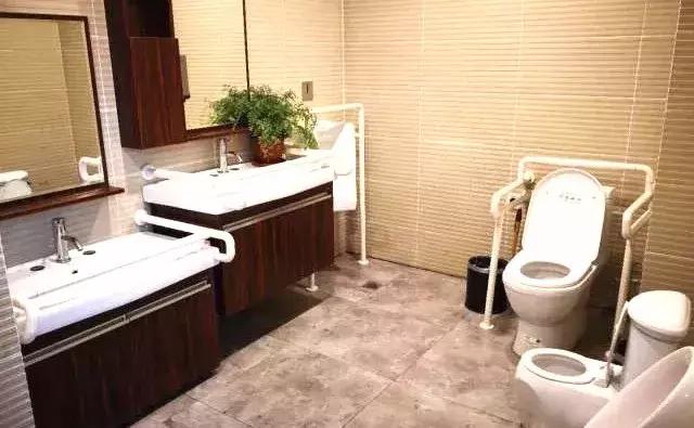 梅村服务区女士专用停车位,梅村服务区女士停车位