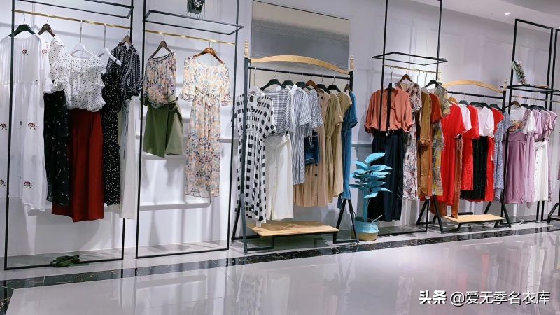 女装进货渠道怎么找货源,女装店新手进货的技巧是什么