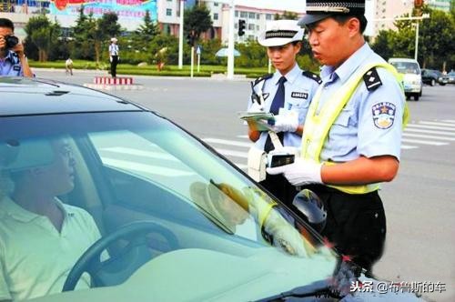 发生交通事故车辆被扣怎么取回,事故被交警扣车怎么快速取回