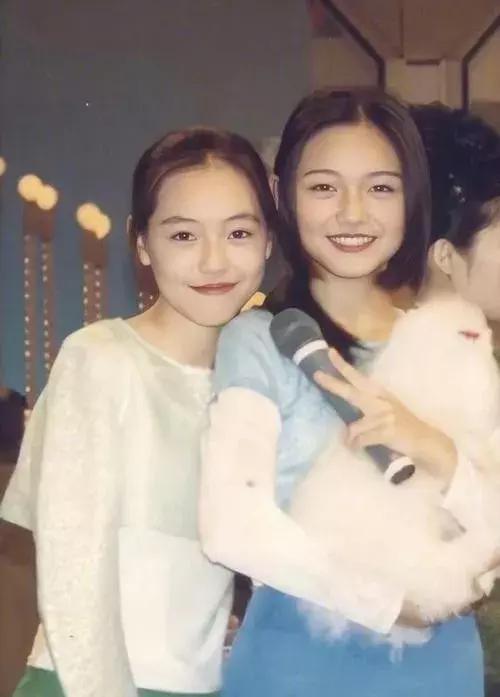 大s和小s二女儿买衣服,小s被大s吐槽