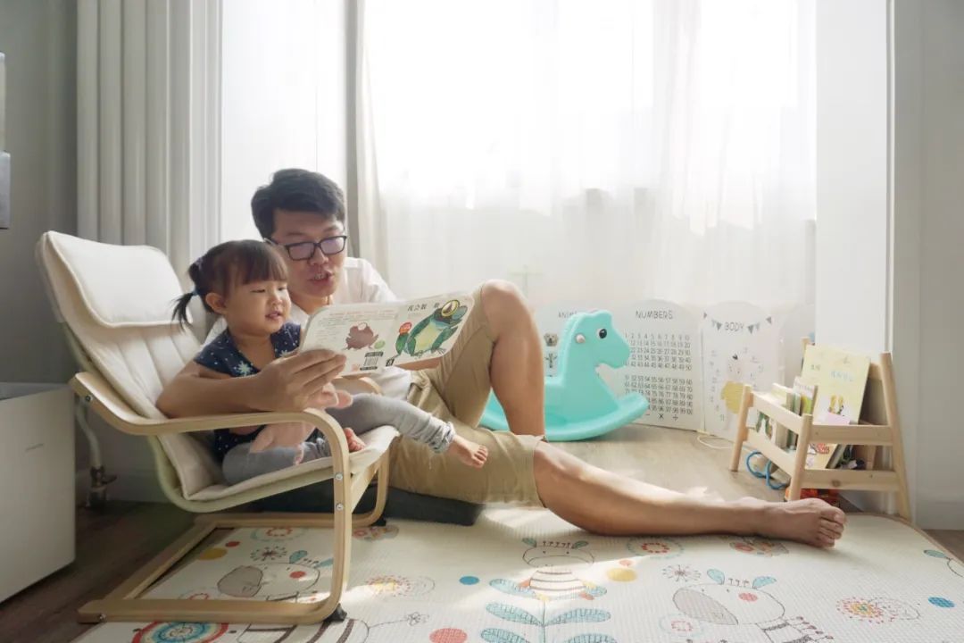 44㎡住三代人，采光差、厨房小都被解决，她家的空间榨干术太绝