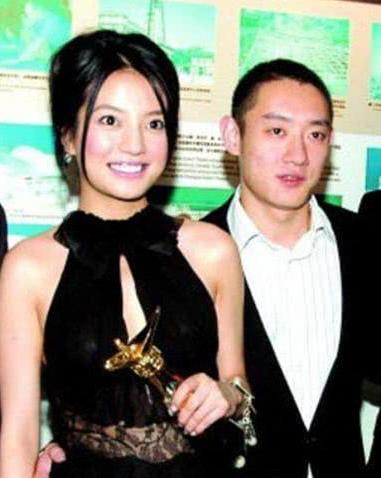 赵薇得罪竹联帮傅豪，汪雨出手惨遭围殴，3小时后傅豪打电话求救