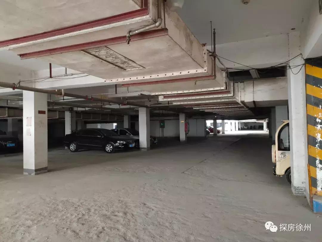 这个小区有点酷！门面全靠保安大爷撑起来，实探后竟发现...