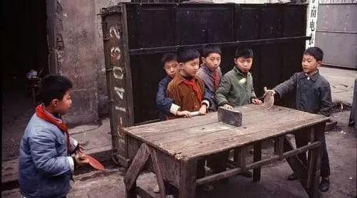 采访18岁的人,80后到00后的童年经历简介