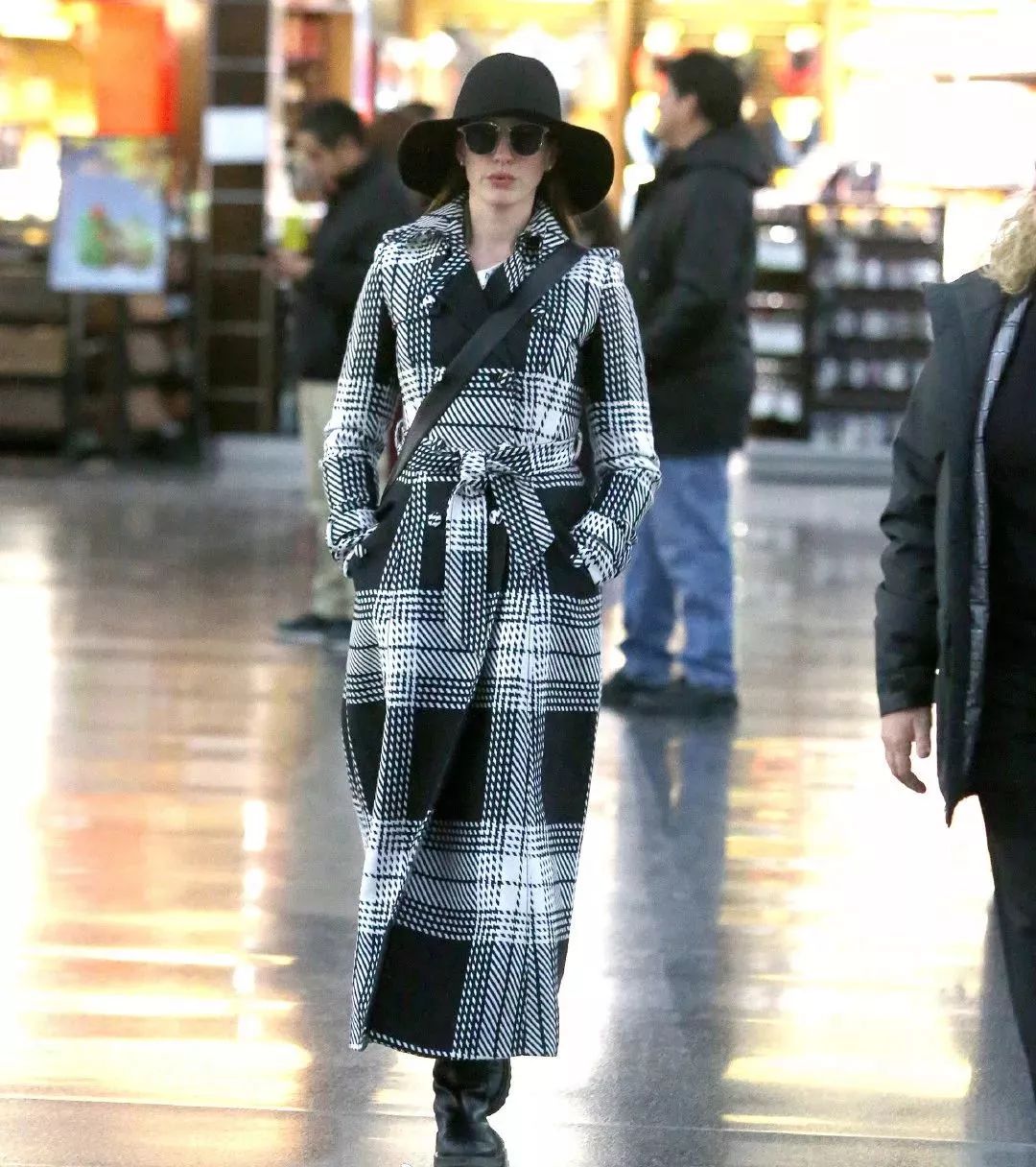 小骨架女生怎么养成,怎么样才能变成小鸟依人型的女孩