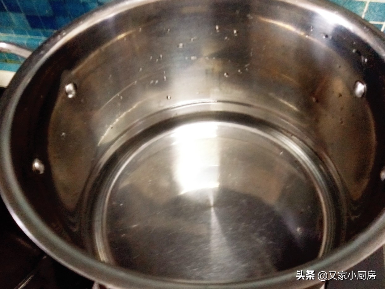 如何用淀粉做凉粉全过程,什么淀粉做凉粉最劲道q弹