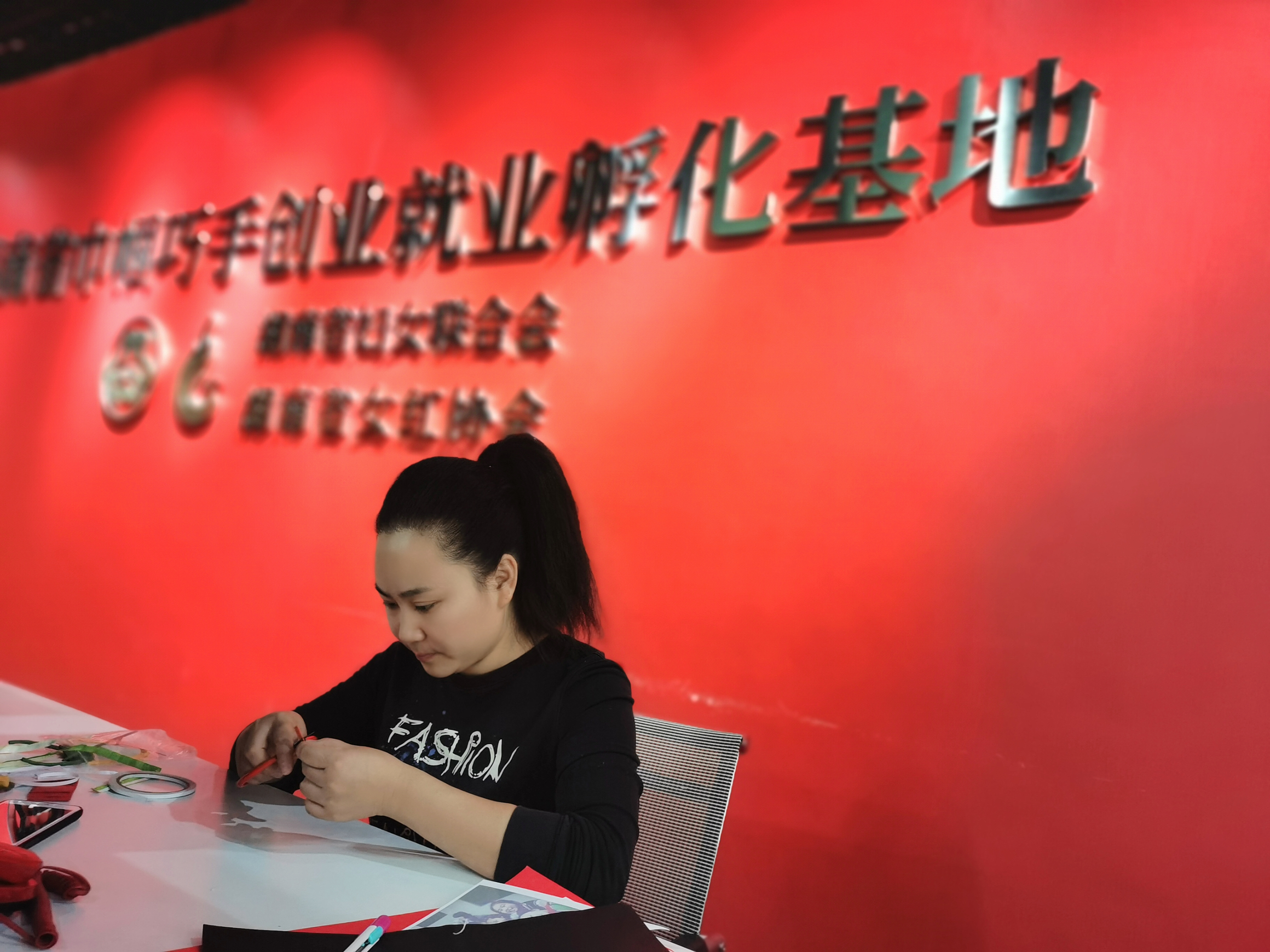 湘妹子手工视频,纸雕创意向日葵