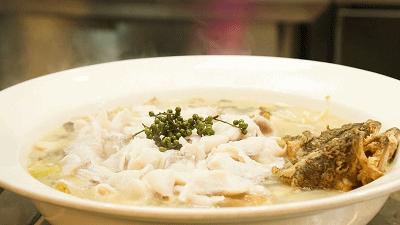 在“卡通乐园”吃“瘦瘦鱼”，一份大过脸盆，居然不到50元