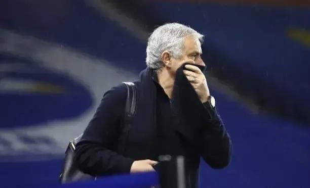 进攻打不进去防守防不住,进攻不行防守也不行