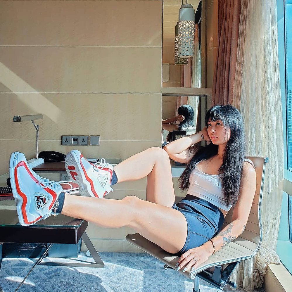 李宁vs安踏到底谁才是国产一哥,李宁安踏球星