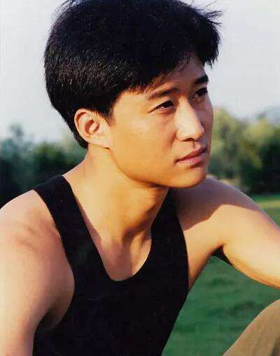 吴京22岁到46岁颜值变化有多帅,吴京22岁到49岁颜值变化