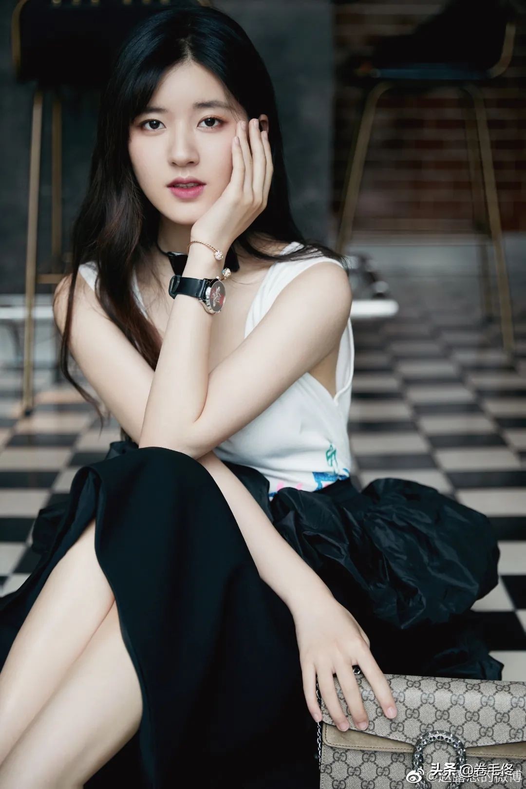 女生必须要学会的几个拍照小技巧,女神拍照技巧与角度和p图