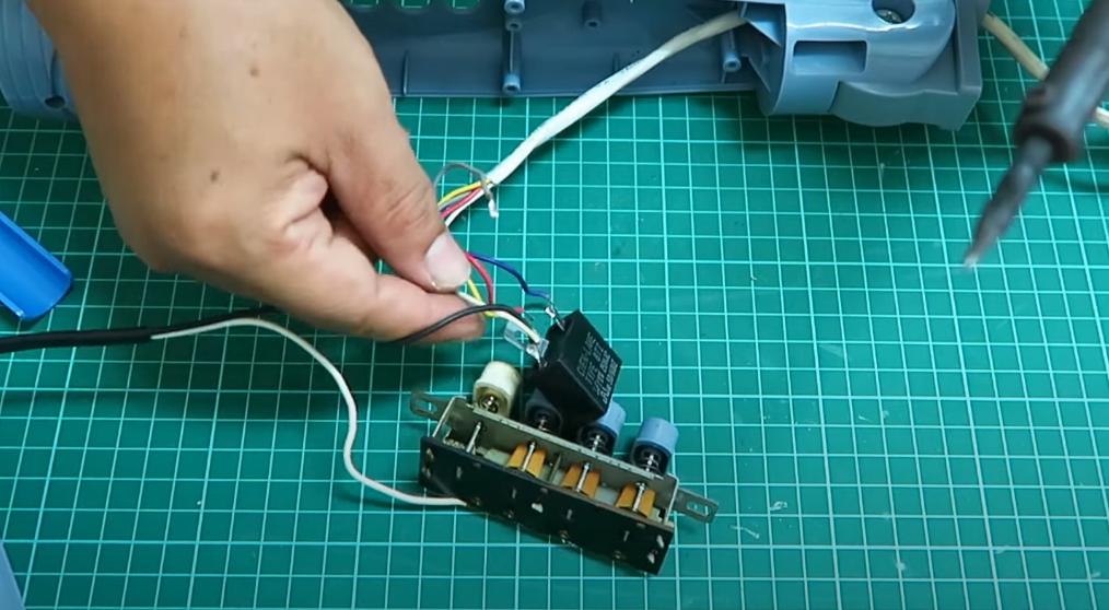 家用电风扇常见故障维修方法,立式电风扇怎么拆下来就坏了