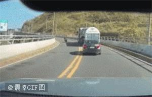 虽然她是在鄙视，不过我突然有了个大胆的想法